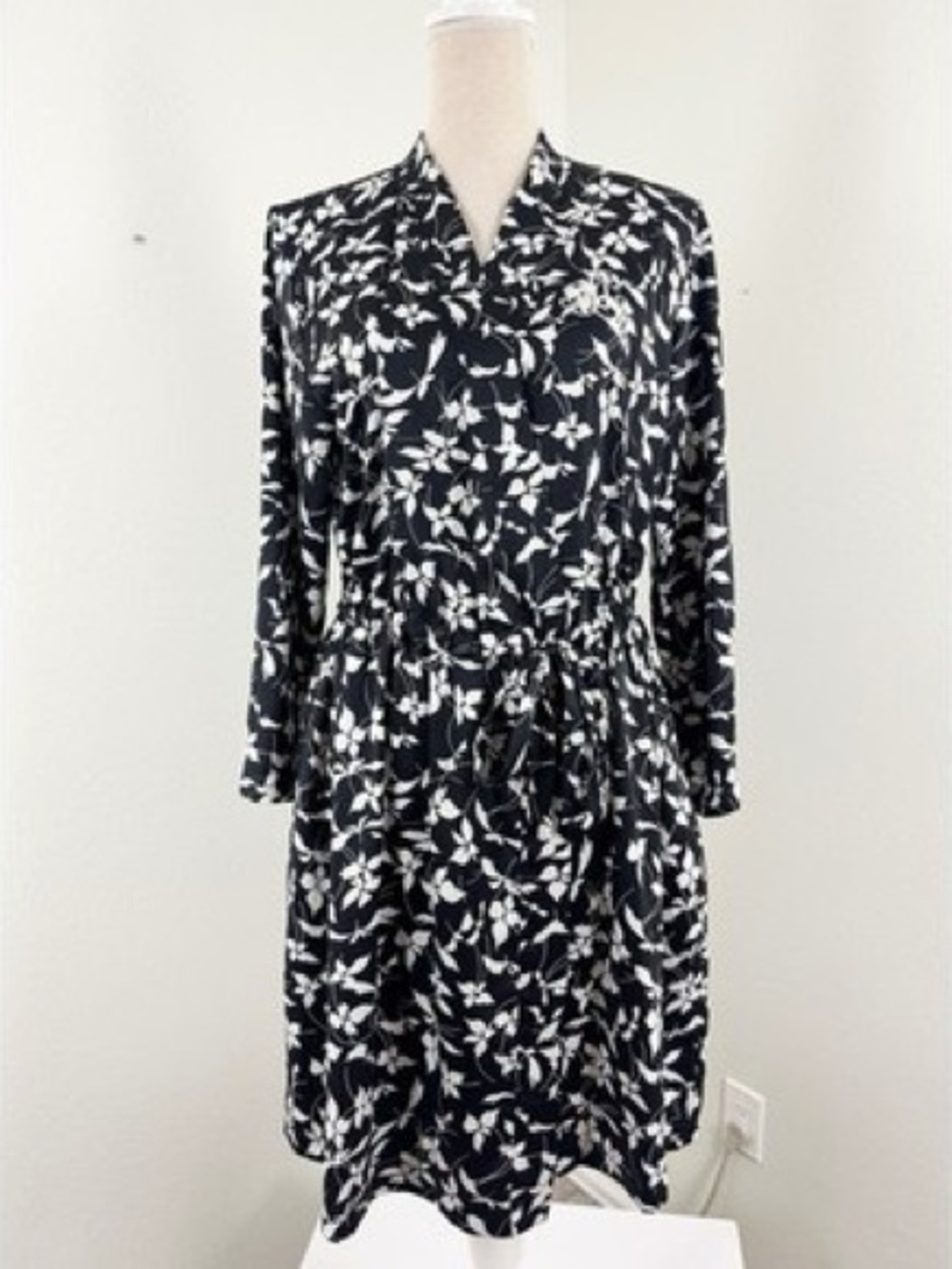 Lauren Ralph Lauren Black & White Floral Long Sleeve Tie-Waist Robe
